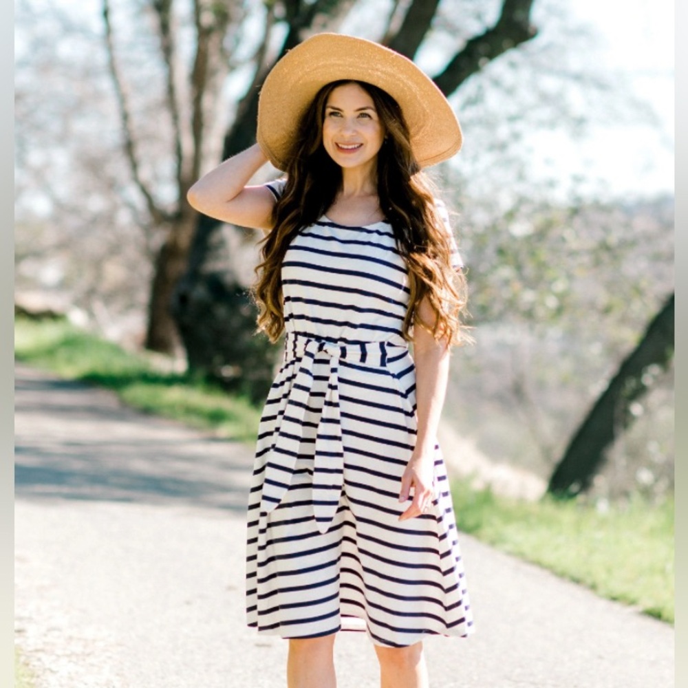 Gilli Aubrie Striped Midi Dress | NWT